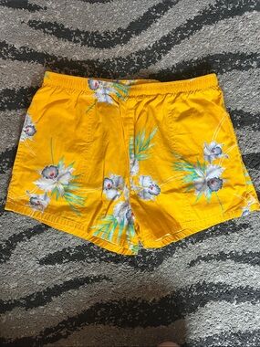 Women's Yellow Floral Elastic-Waist Shorts
